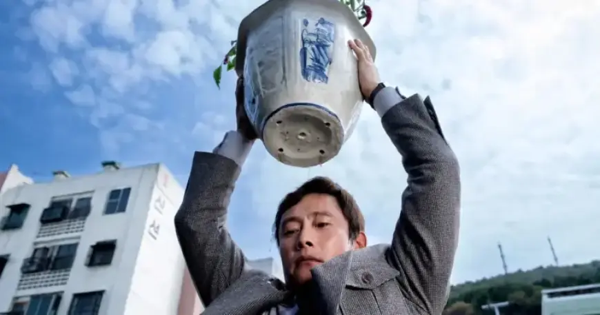 Review of ‘No Other Choice’: Park Delivers Brutal, Emotional Masterpiece