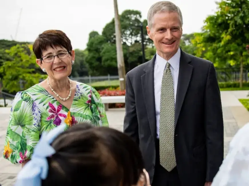 Elder David A. Bednar Dedicates Alabang Temple in the Philippines