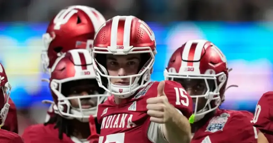 Transfer QBs Mendoza and Beck Lead College Football’s Pivotal Clash, Reflecting Trend