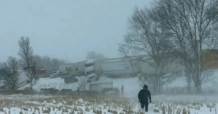 Over 100-Vehicle Pile-Up Strands US Motorists in Snowstorm