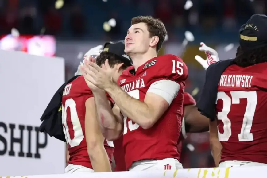 Indiana Tops AP Top 25 Football Poll for First Time; Final Superlatives Revealed