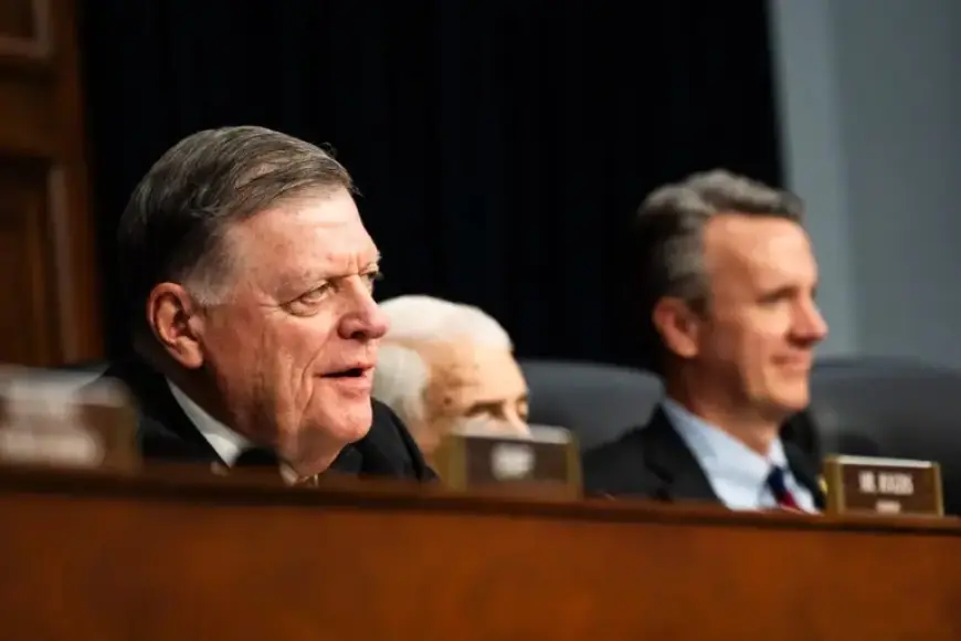 Congress Advances Funding Bill, Avoids Government Shutdown