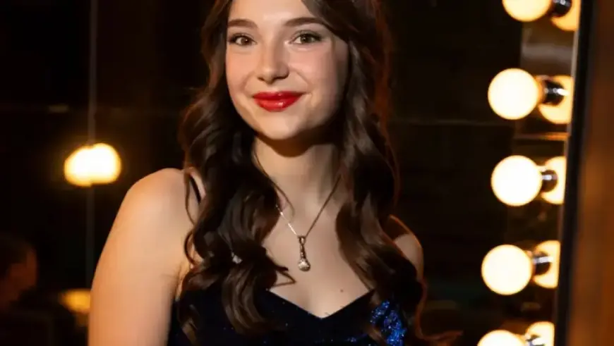 Jade Mathieu, 17, Autistic, Boldly Competes on “La Voix”