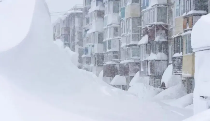 Snow Storm in Russia: Kamchatka Buried Under Historic Snow as Back-to-Back Blizzards Trigger Widespread Disruption