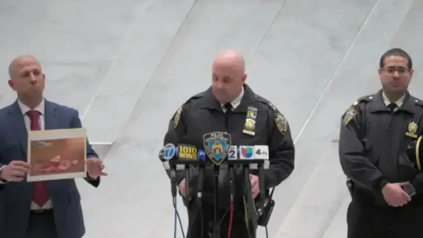 Police Fatally Shoot Ex-NY Officer Armed with Broken Toilet Seat