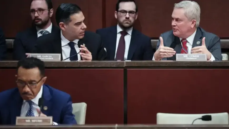 House Oversight Panel Votes to Hold Clintons in Contempt