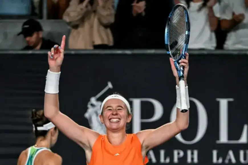 Bartunkova, 19, Stuns Bencic with Federer-Alcaraz Flair at Australian Open