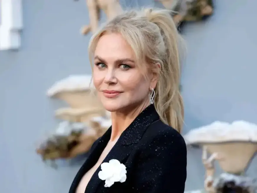 Nicole Kidman Twins with Daughters and Sister Antonia in Rare Vacation Photos