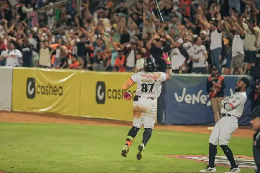 Andrés Chaparro Leads Águilas to Crucial Victory Over Caribes