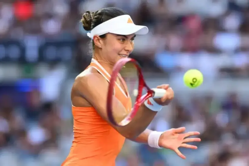 Jovic, 18, Stuns Paolini at Australian Open for First Top 10 Victory