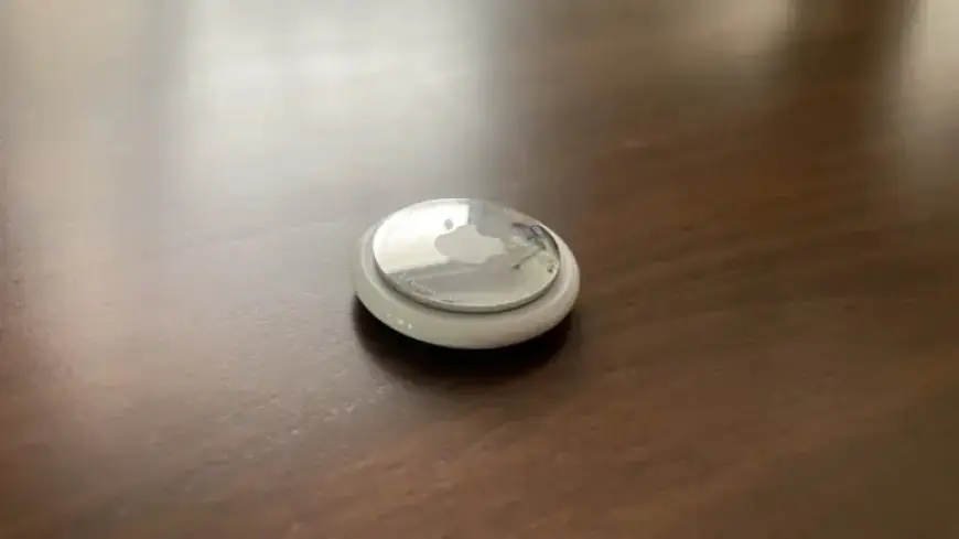 Apple to Unveil AI Wearable Pin Device by 2027, Report Says