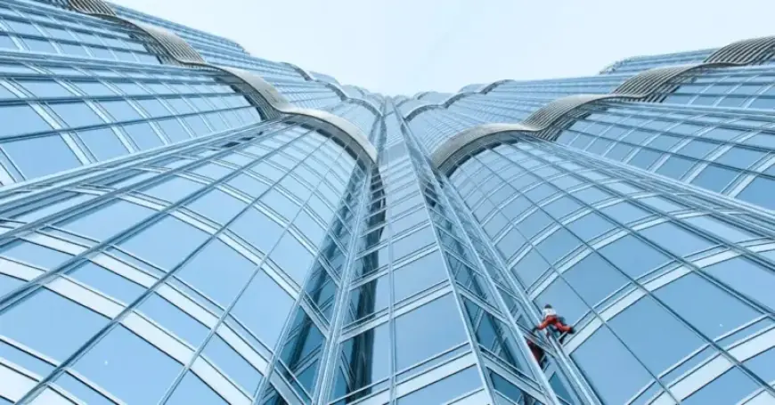Experience Skyscraper Climbing: A Thrilling Adventure Guide