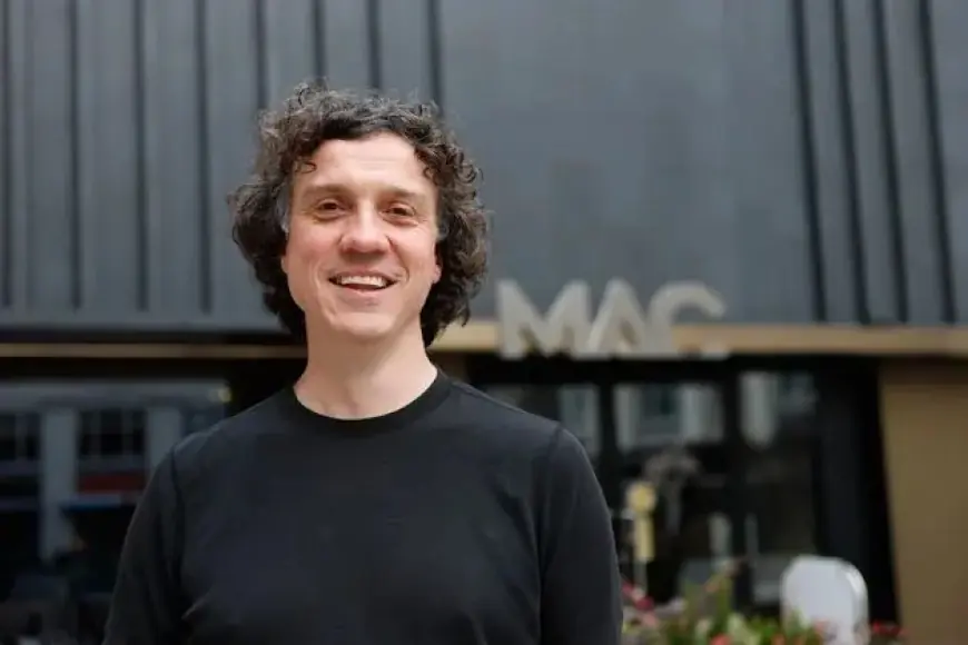 Darragh Ennis Talks TV Stardom, New Tour, and Humorous Moments on ‘The Chase’