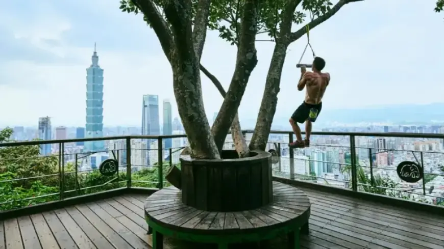 Netflix Delays Honnold’s ‘Skyscraper Live’ Climb Due to Rain