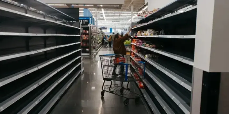 Millions of Americans Empty Stores Preparing for Historic Snowstorm