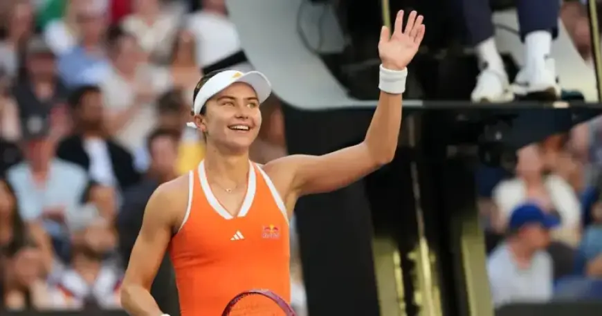 American Teen Iva Jovic Upsets Paolini at Australian Open for Best Career Win