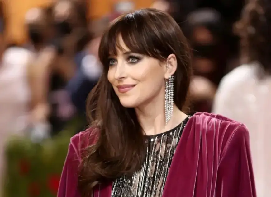 Dakota Johnson’s Date Night Suggests She’s in a New Relationship