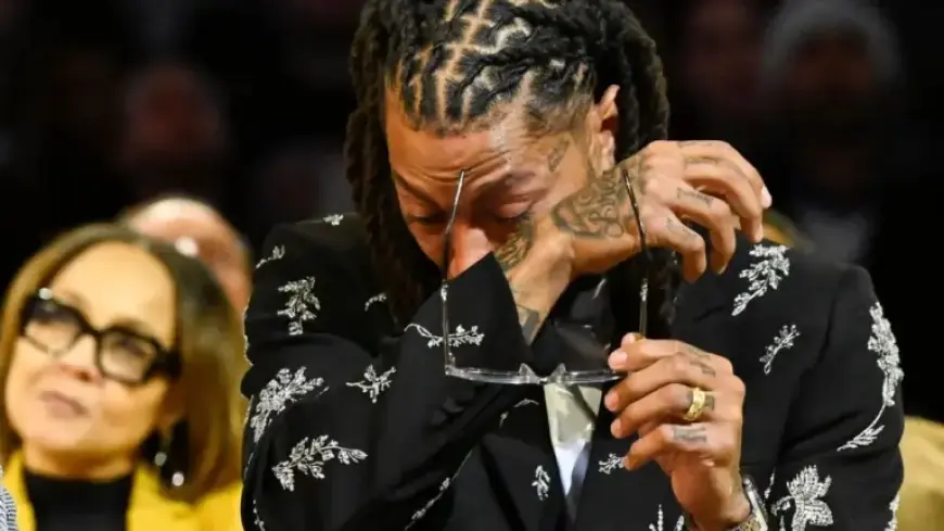 Chicago Bulls Honor Derrick Rose by Retiring His No. 1 Jersey After Victory