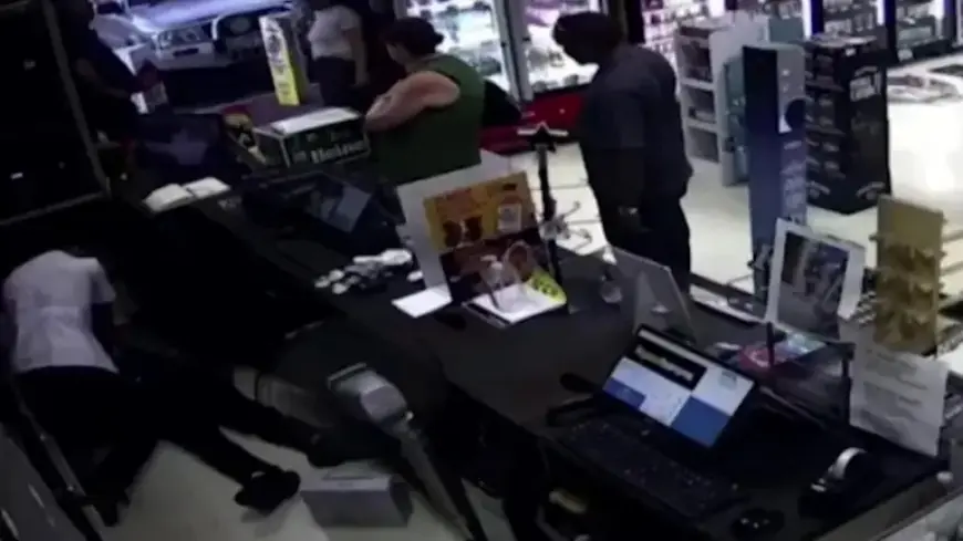 Stranger’s First Aid Skills Save Ellenbrook Bottleshop Worker