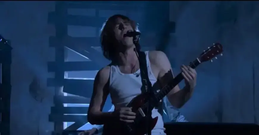 Geese Captivate ‘Saturday Night Live’ Audience with Unforgettable Moments