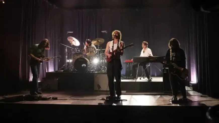 Geese Perform “Au Pays du Cocaine” & “Trinidad” on SNL