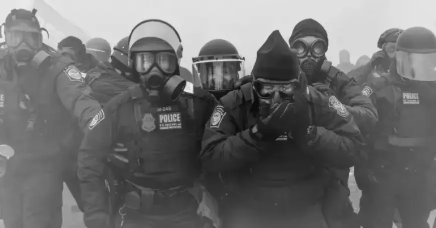 Trump’s ICE Crackdown in Minneapolis Exposes U.S. Unraveling: NYT Analysis