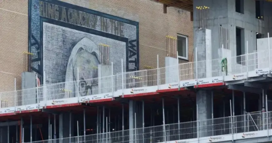 Glasgow City Centre Mural of Billy Connolly Concealed