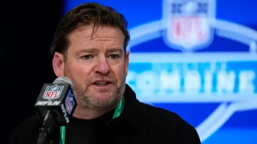 John Schneider of Seahawks Honored as PFWA Executive of the Year