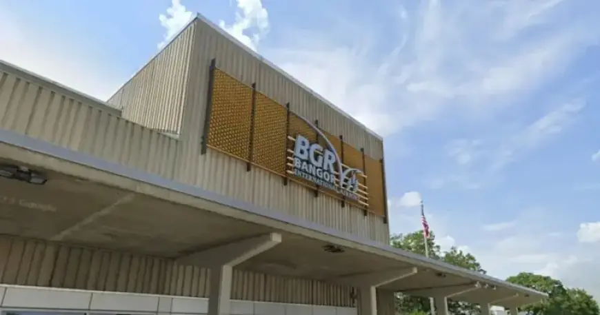 Business Jet Carrying 8 Crashes During Maine Takeoff