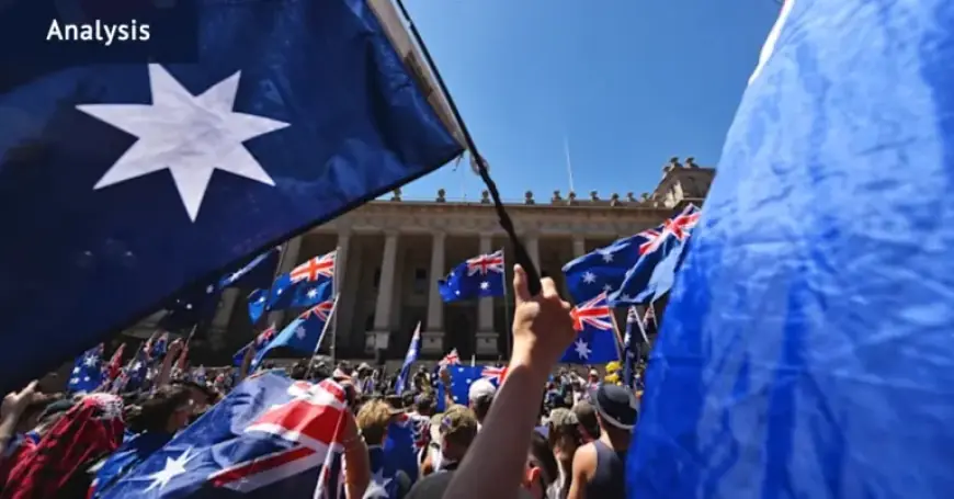 Neo-Nazis Gather in Large Numbers Without Central Leadership