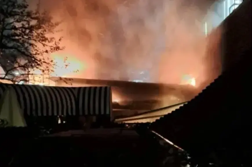 Major Blaze Engulfs Office on Busy High Street: 80 Firefighters Respond