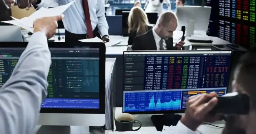 FTSE 100 Soars as Mining Stocks Rise with Record Gold, Copper Prices