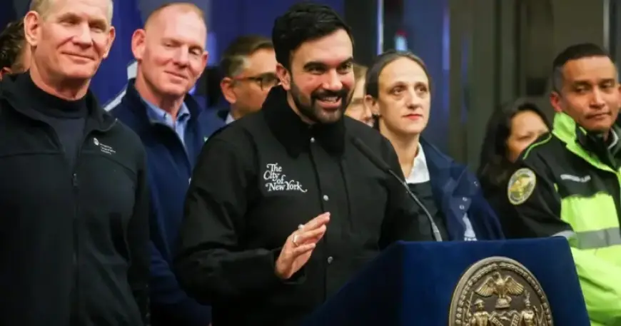 NYC Mayor Mamdani Digs Van Out of Brooklyn Snowstorm