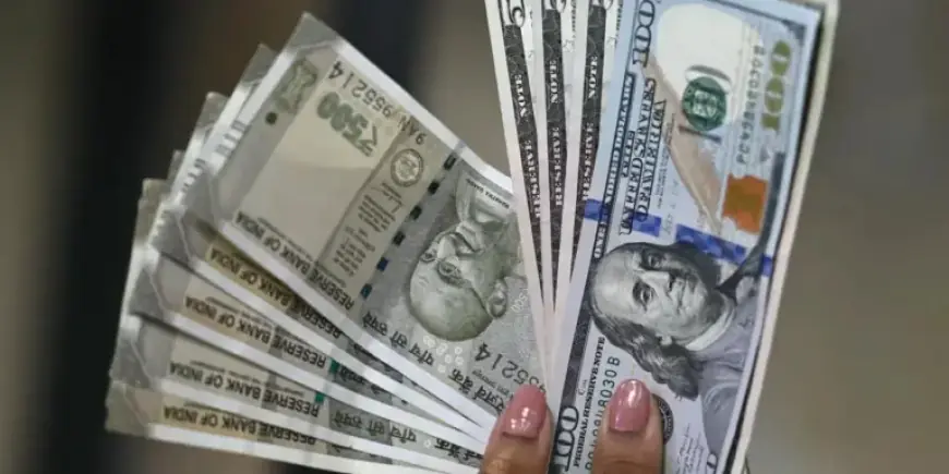 Dollar Falls to 4-Month Low Amid Yen Support, Pressuring U.S. Equities