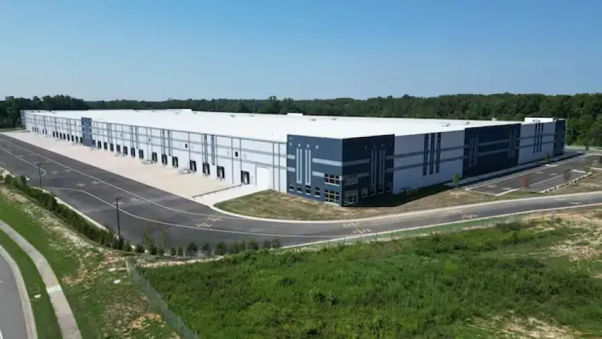 U.S. Aims to Convert B.C. Billionaire’s Virginia Warehouse into ICE Facility