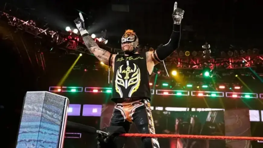 Rey Mysterio Suffers Injury During WWE Raw Bout