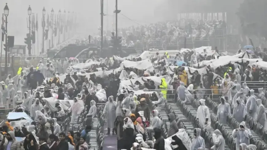 Rain Lowers New Delhi Night Temperatures, Slightly Improves Air Quality