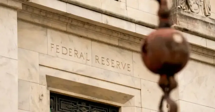 Fed Rate Pause Looms, Bond Investors Shift Towards Risk