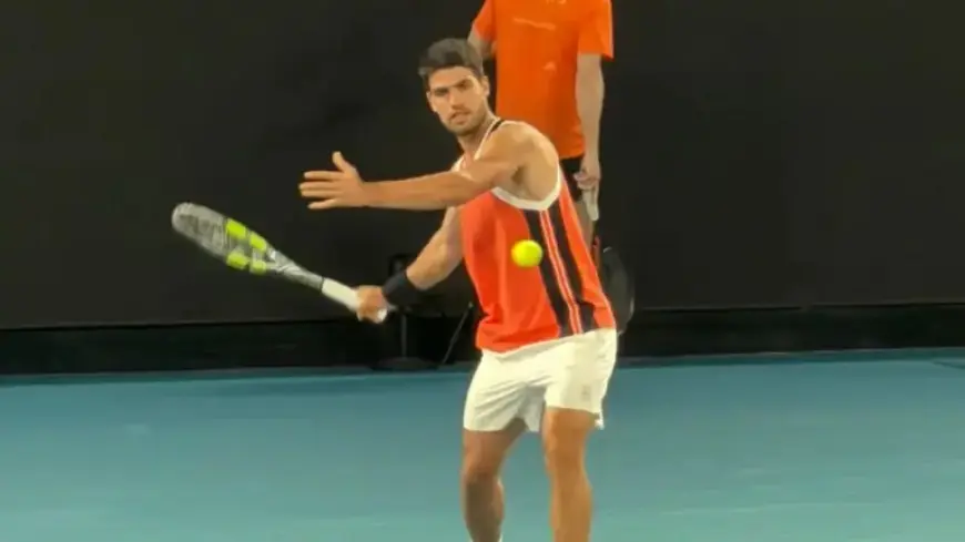 Alcaraz Shields from Melbourne’s Scorching 45°C Heat in Australian Open