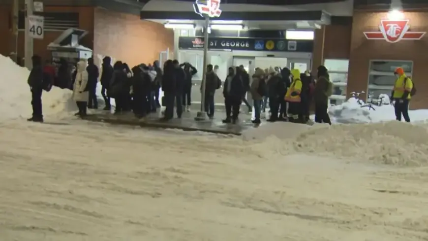 TTC Subway Shutdown Strands Commuters in Cold Awaiting Shuttle Buses