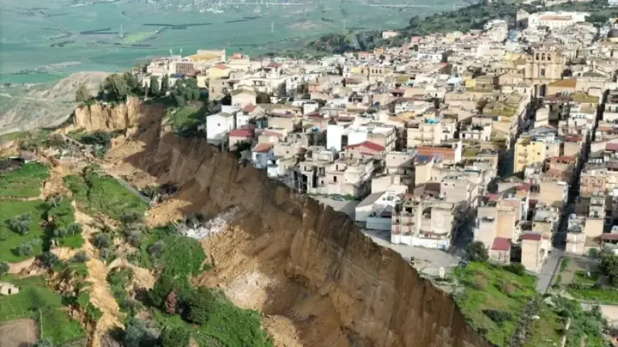 Landslide Progresses in Niscemi: Ciciliano Warns Residents Won’t Return Home