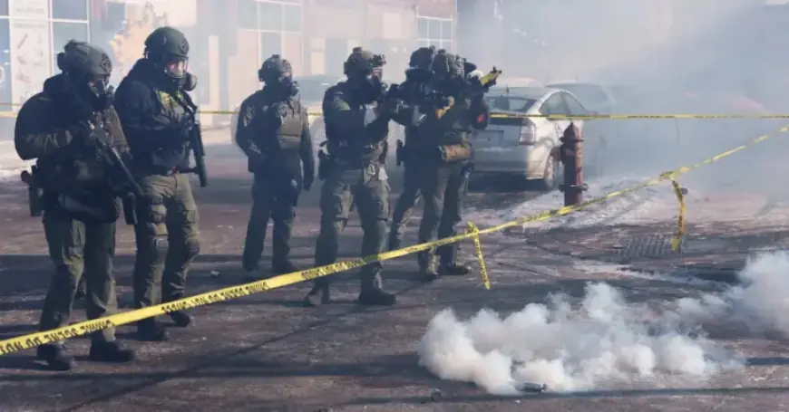 US Judge Threatens Contempt, Orders ICE Chief to Court