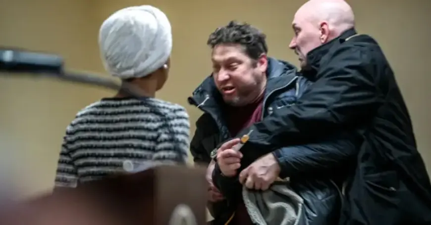 Ilhan Omar Sprayed by Attendee at Minneapolis Town Hall
