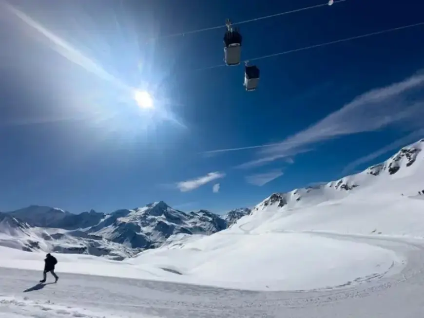 Fire Engulfs Luxury French Alps Hotel; Scores Safely Evacuated, No Injuries