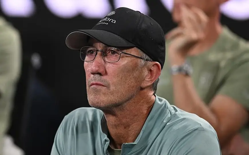 Darren Cahill coach spotlight returns as Sinner advances and the Australian Open 2026 heat rule reshapes Melbourne