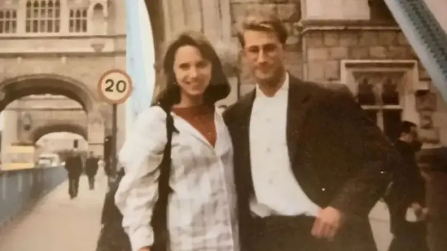 Royal Bodyguard Saves Chance Encounter from Becoming a Missed Connection