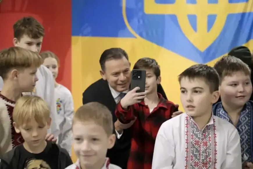 Luís Montenegro Visits Ukrainian Women and Children Group