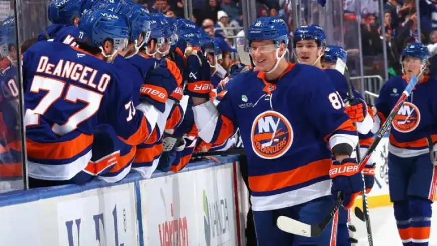 Palat Scores First PPG with Islanders in Debut Game