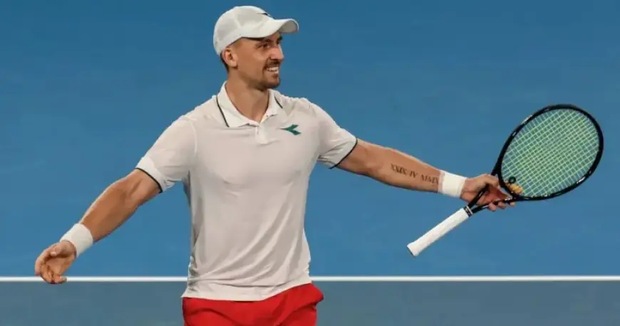 Świątek Falls, But Another Pole Reaches Australian Open Semifinals