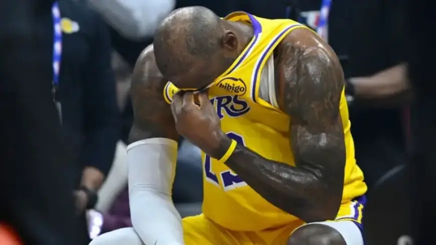 LeBron James Emotional Over Tribute Video in Cavs’ Dominant Win Over Lakers